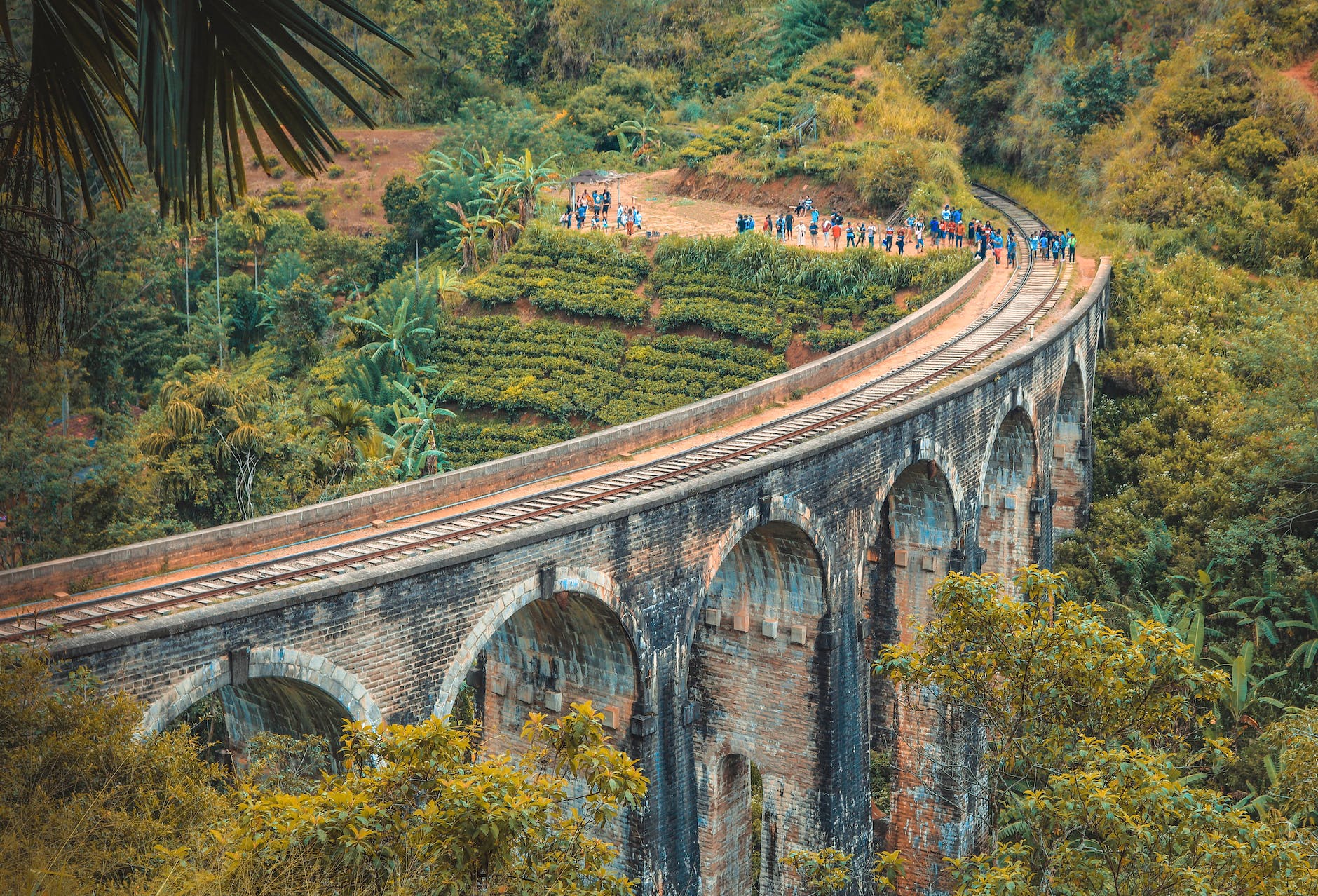 ella nine arch bridge beautiful sri lanka