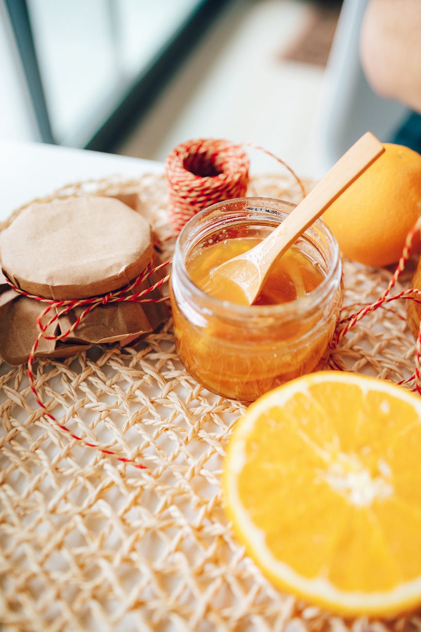 jar of honey and a lemon